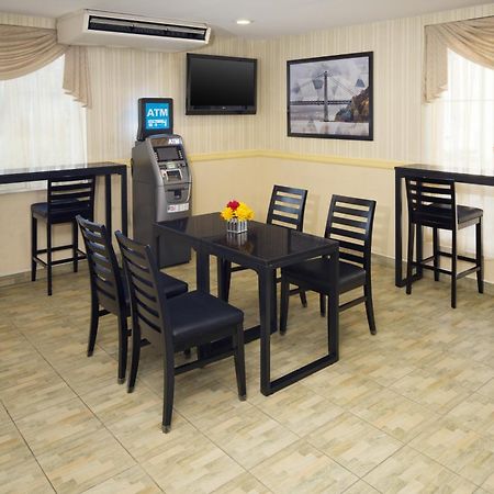 פורט לי Skyview Motel מראה חיצוני תמונה